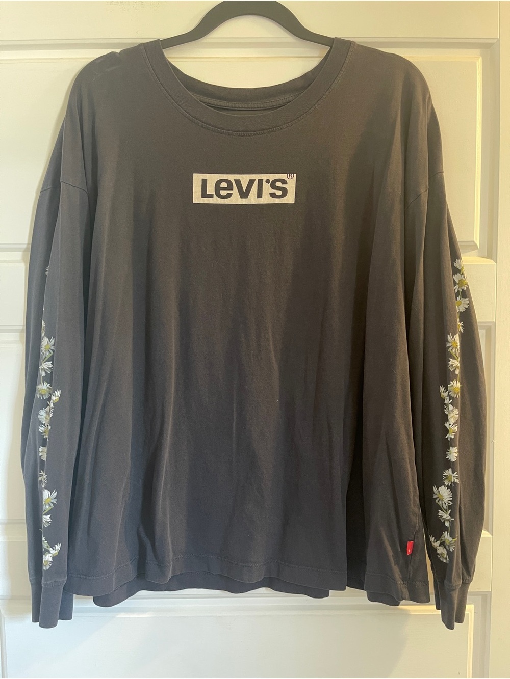 LEVI’S Faded Black Long Sleeve Tee with Daisy Print Details